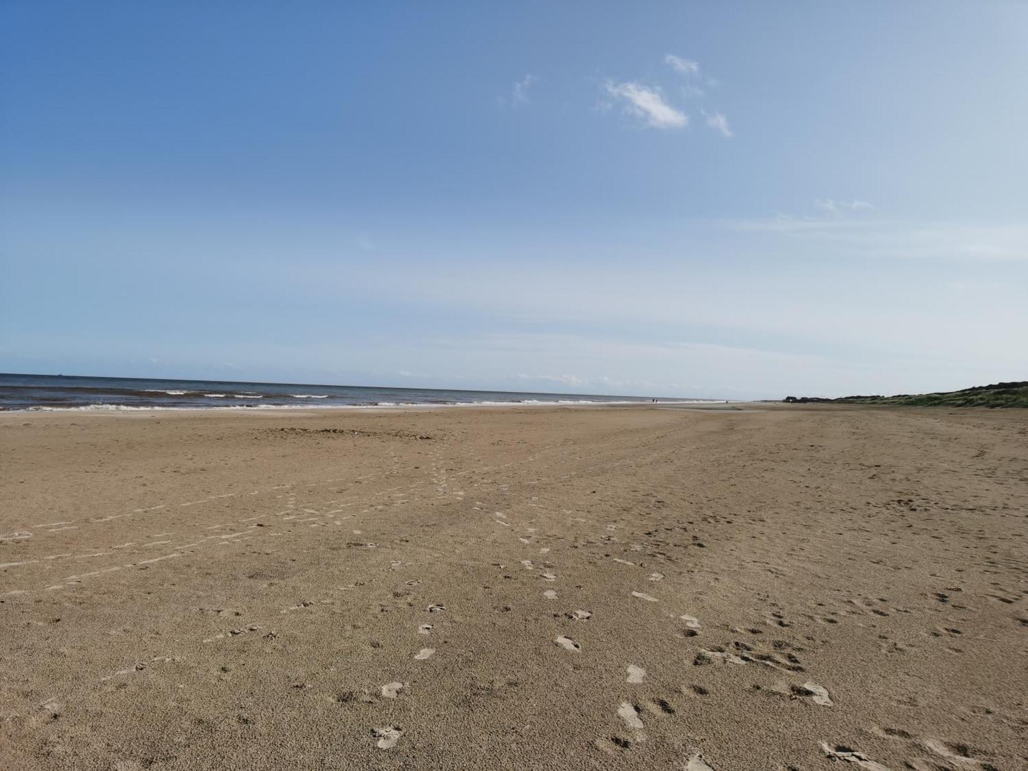 Golden Sands Beach Activities Sea Holiday Relax Mablethorpe Bagian luar foto