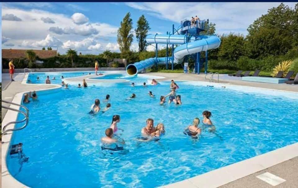 Golden Sands Beach Activities Sea Holiday Relax Mablethorpe Bagian luar foto