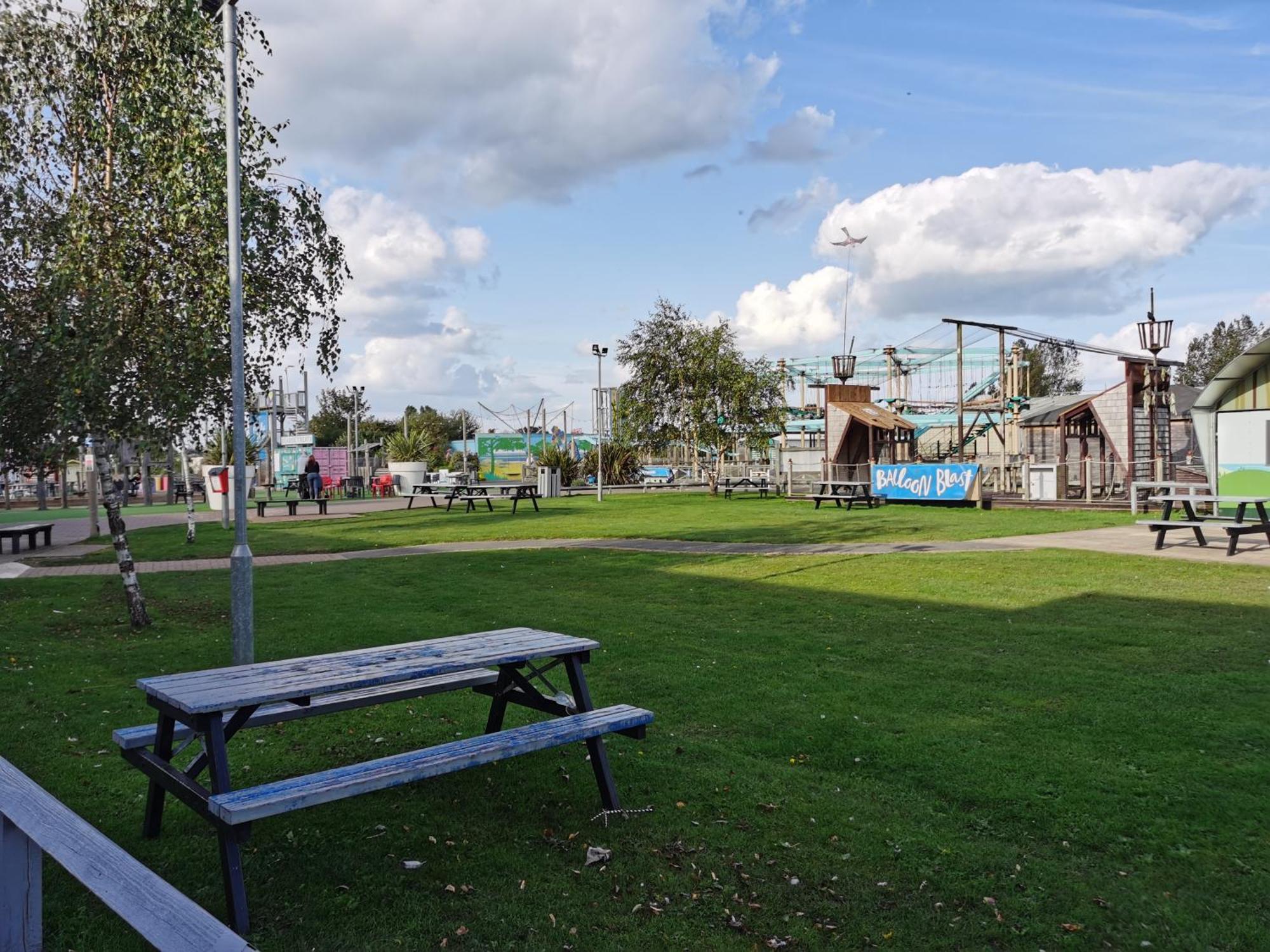 Golden Sands Beach Activities Sea Holiday Relax Mablethorpe Bagian luar foto