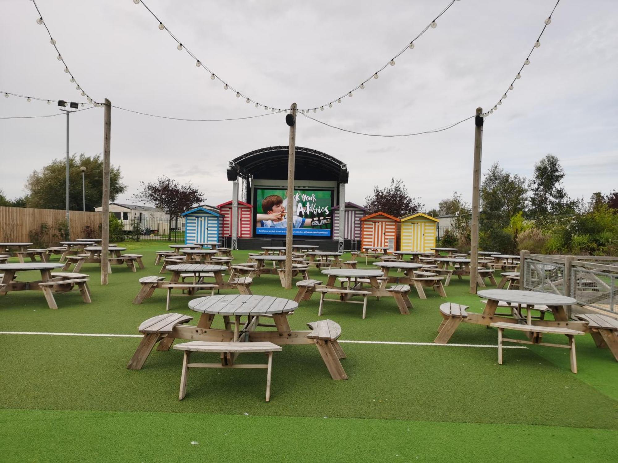 Golden Sands Beach Activities Sea Holiday Relax Mablethorpe Bagian luar foto